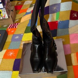 Sleek Black Heeled Boots for Women